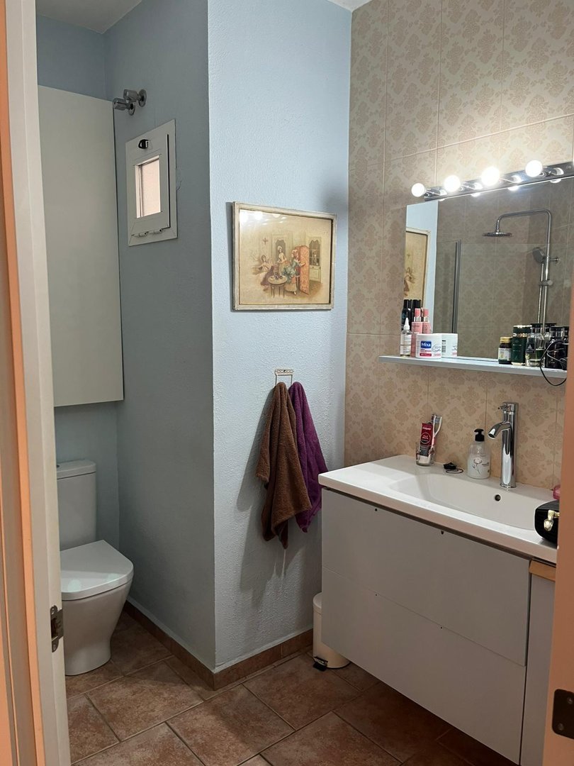 3 Bed Middle Floor Apartment in Ensanche Centro in Ensanche Centro — Apartment