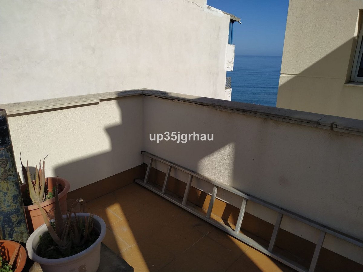 1 Bed Top Floor Apartment in Estepona in Estepona, Apartment