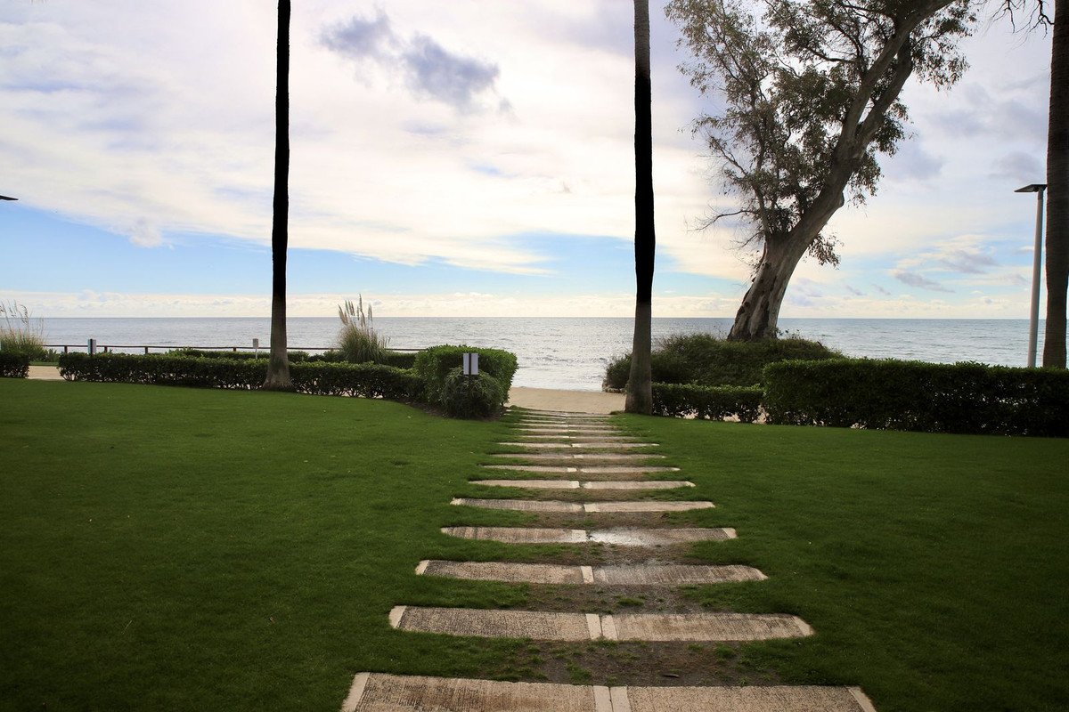 1 Bed Ground Floor Apartment in Estepona in Estepona, Apartment