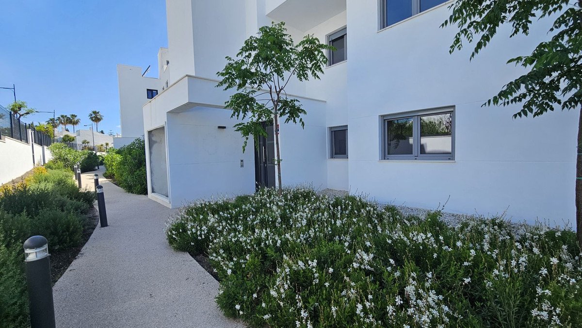 2 Bed Middle Floor Apartment in Estepona in Estepona — Apartment
