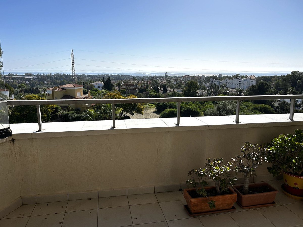 2 Bed Middle Floor Apartment in Estepona in Estepona, Apartment