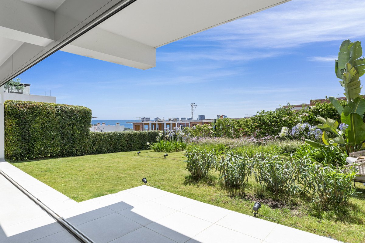 2 Bed شقة في الطابق الأرضي in Sotogrande Alto في Estepona, 