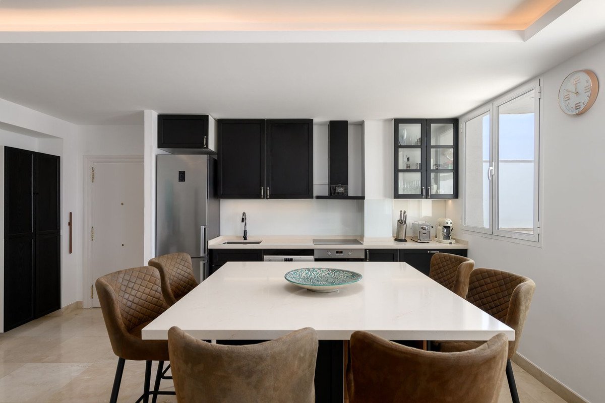 2 Bed Middle Floor Apartment in Estepona in Estepona, Apartment