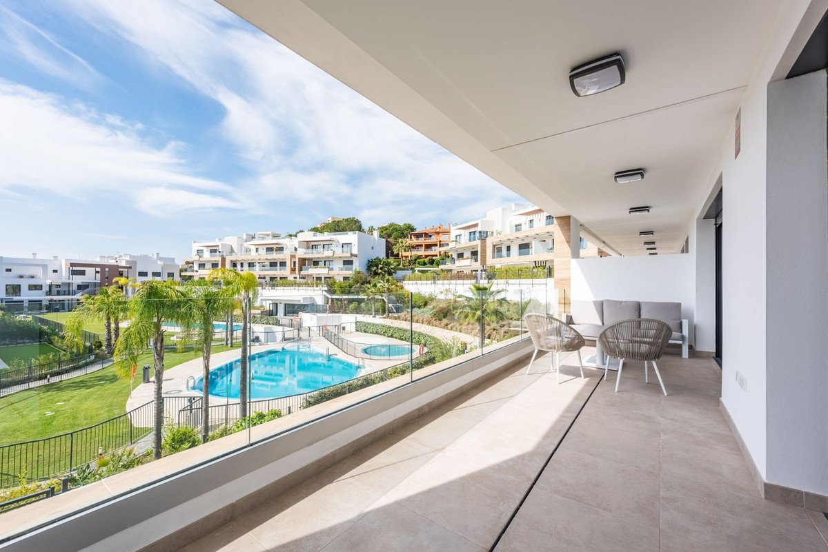 2 Bed Middle Floor Apartment in Estepona in Estepona — Apartment
