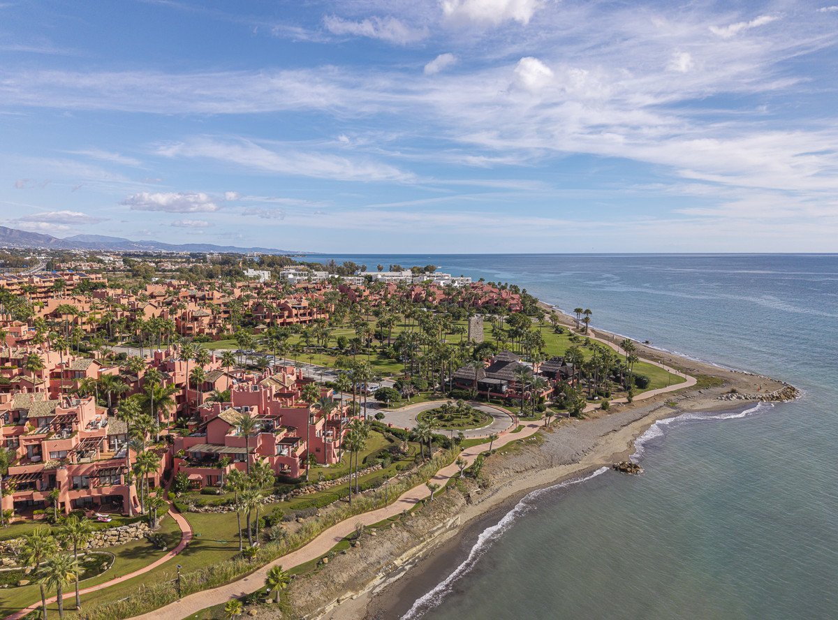 3 Bed Ground Floor Apartment in Estepona in Estepona, Apartment