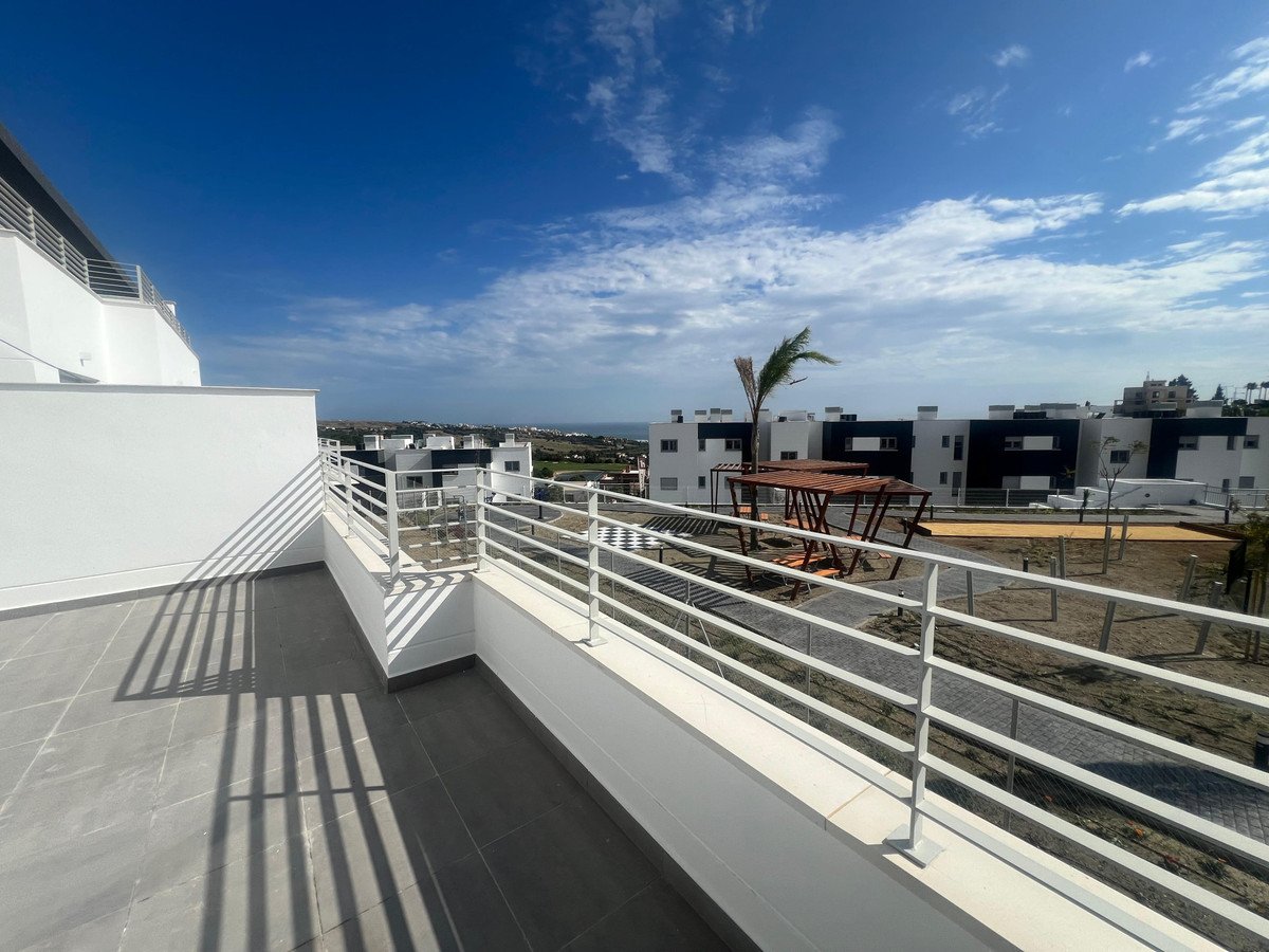 3 Bed Middle Floor Apartment in Estepona in Estepona, Apartment