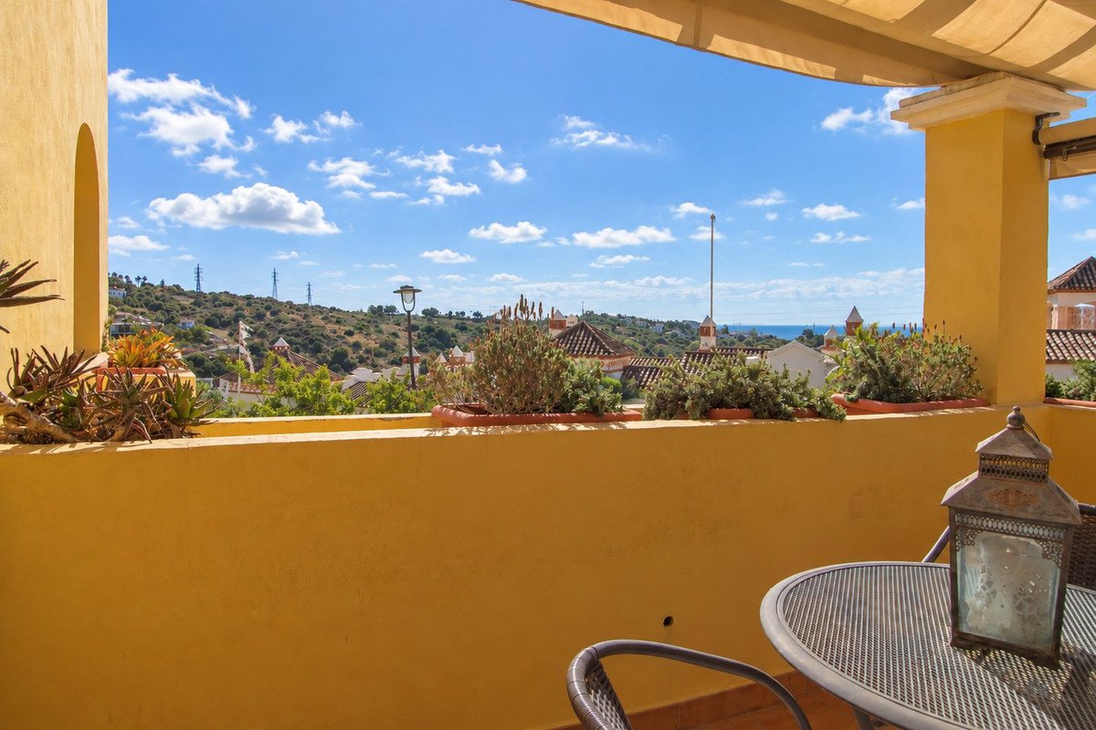 3 Bed Middle Floor Apartment in Estepona in Estepona, Apartment