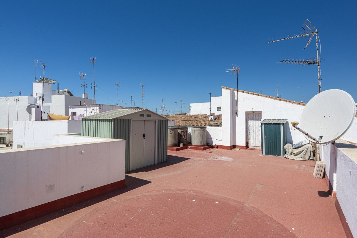 3 Bed Middle Floor Apartment in Estepona in Estepona, Apartment