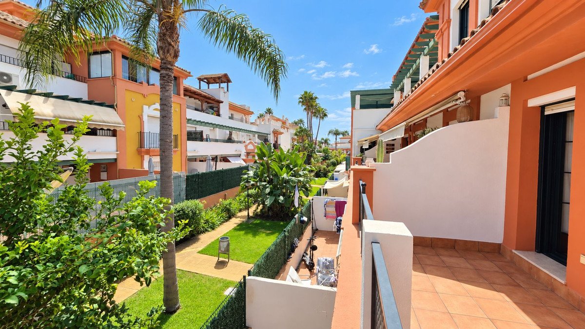 3 Bed Middle Floor Apartment in Estepona in Estepona, Apartment