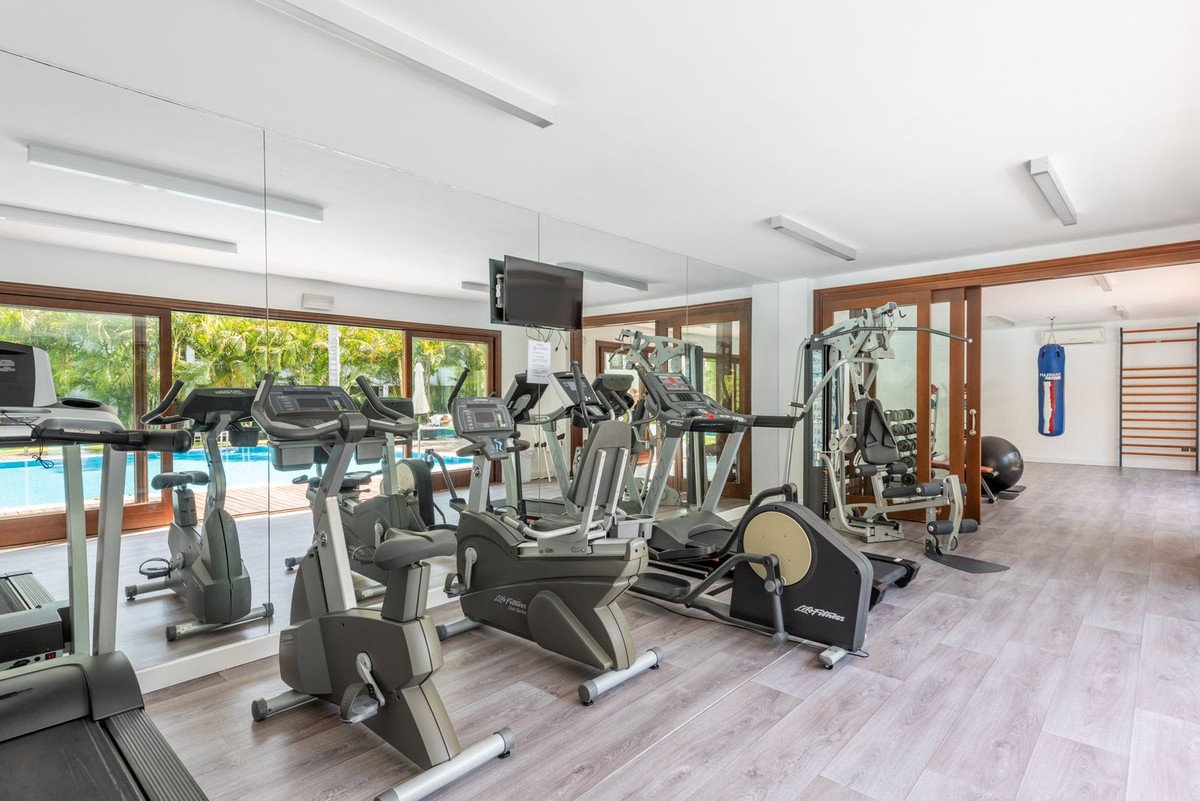 4 Bed Ground Floor Apartment in Estepona in Estepona, Apartment