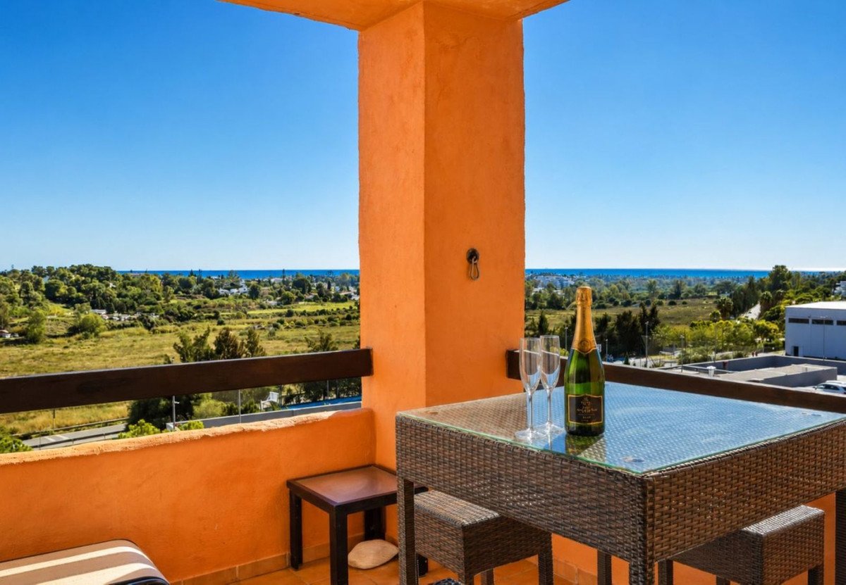 2 Bed Middle Floor Apartment in Atalaya
