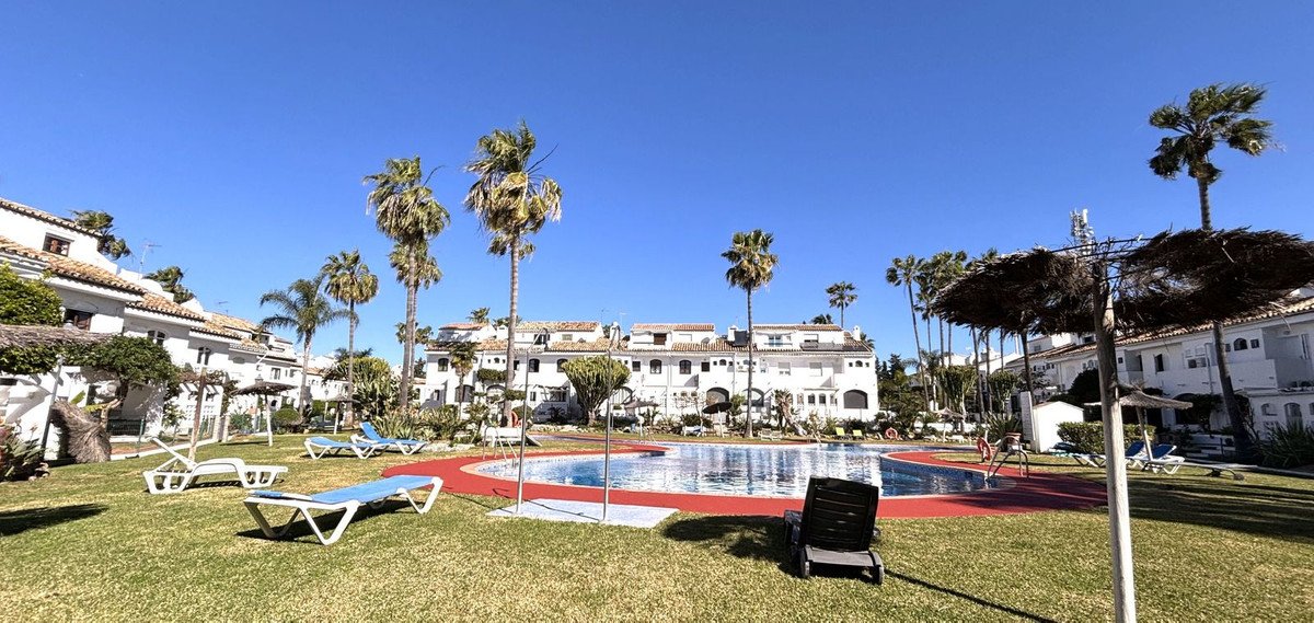 4 Bed Townhouse in Atalaya in Atalaya, Townhouse