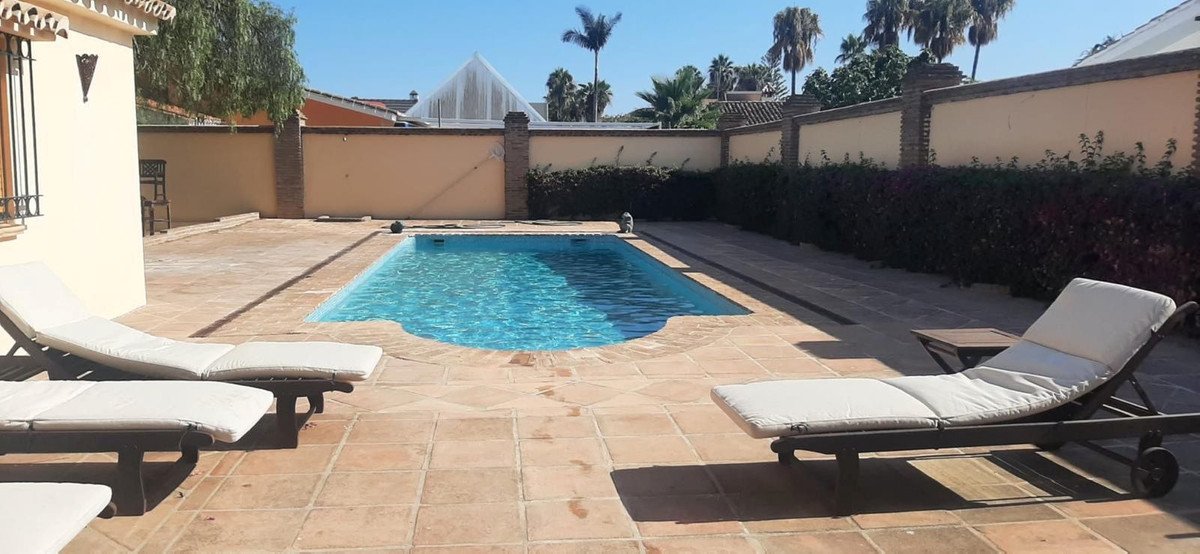 4 Bed Vrijstaande Villa in Atalaya