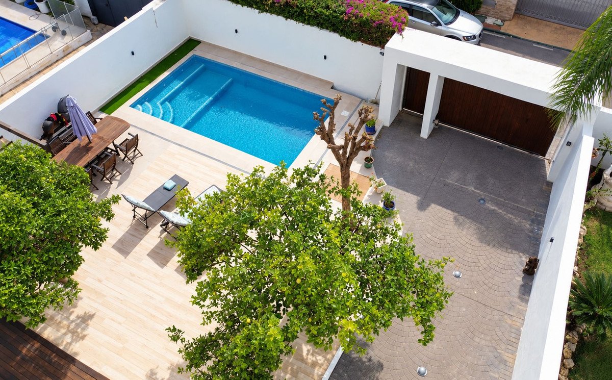 5 Bed Detached Villa in Atalaya