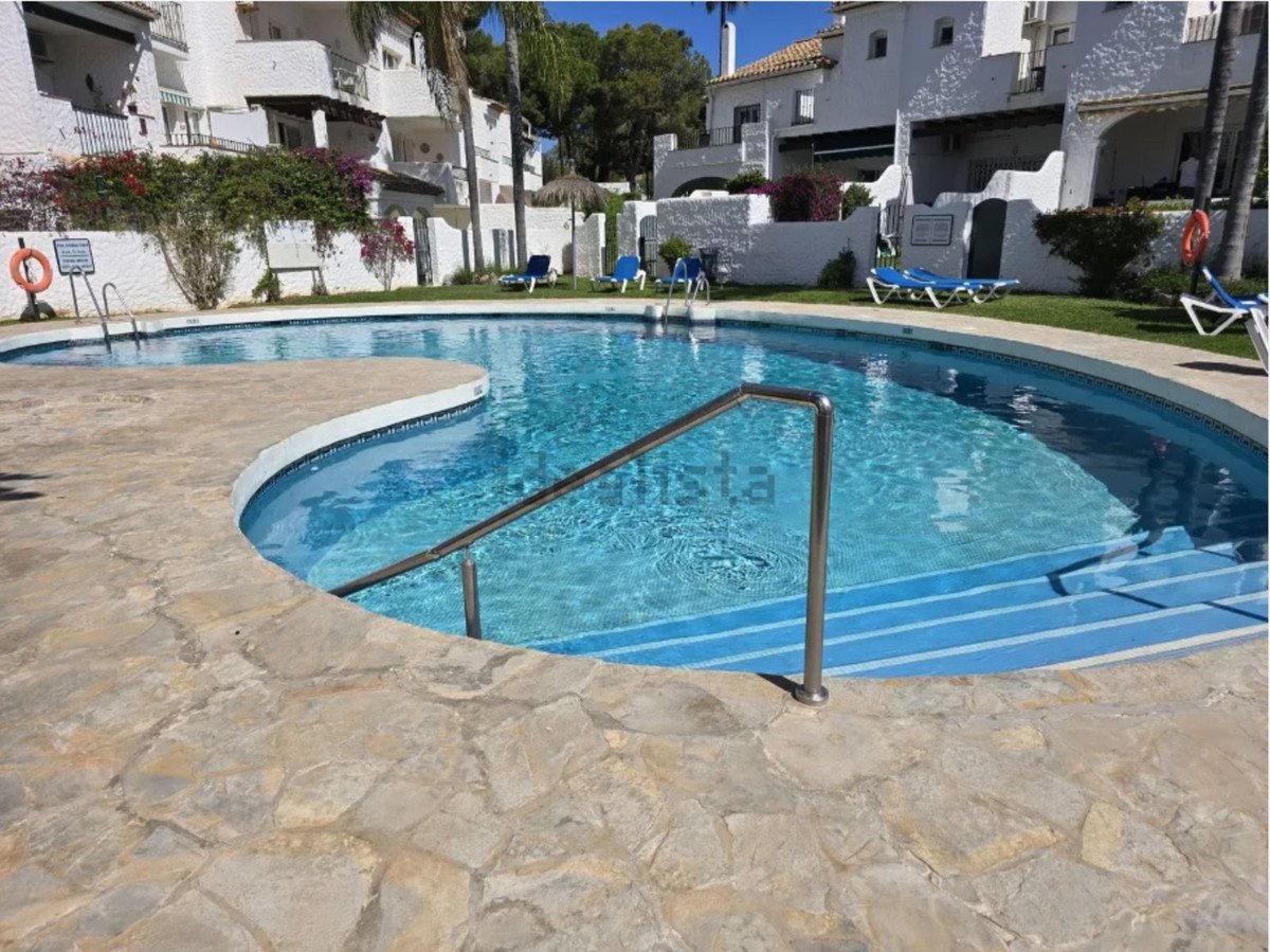 1 Bed شقة في الطابق الأرضي in Estepona في Estepona, شقة