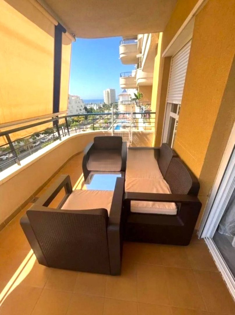 1 Bed شقة في الطابق الأوسط in Estepona في Estepona, شقة