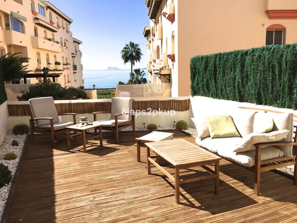 1 Bed شقة في الطابق الأرضي in Estepona في Estepona, شقة