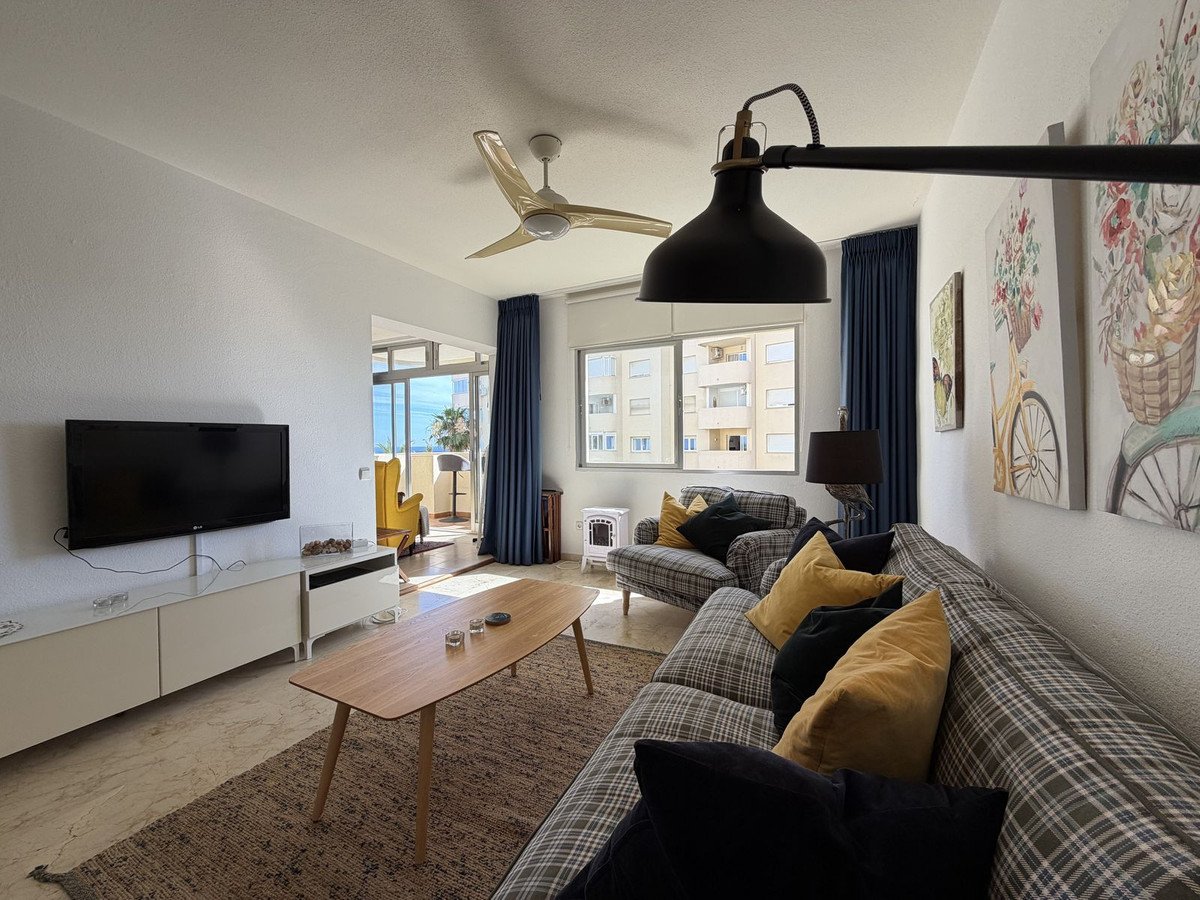 1 Bed Mellanvåningslägenhet in Estepona i Estepona, 