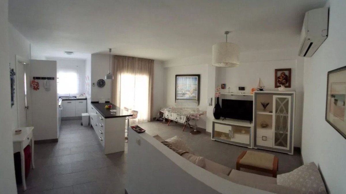 1 Bed Mellanvåningslägenhet in Estepona i Estepona, Lägenhet