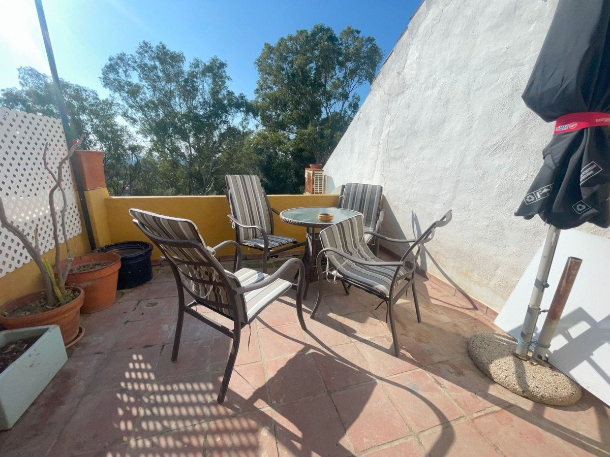 1 Bed شقة في الطابق الأرضي in Estepona في Estepona, شقة