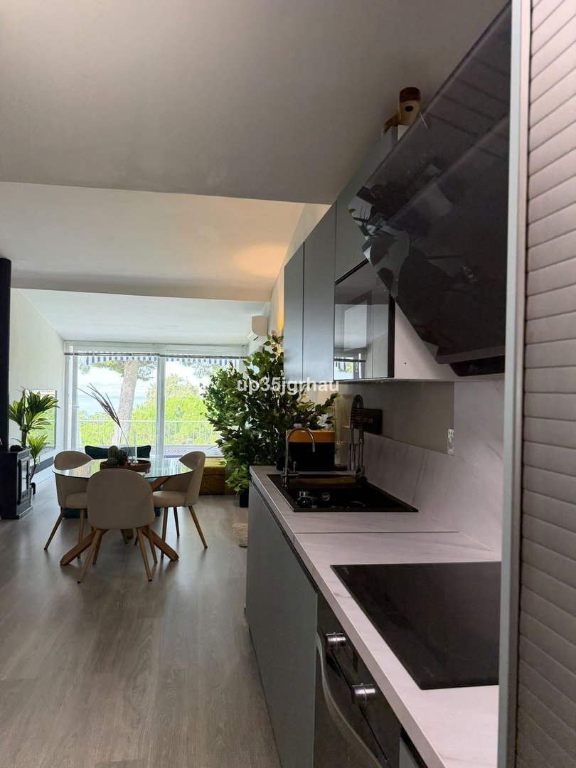 1 Bed Mellanvåningslägenhet in Estepona i Estepona, 
