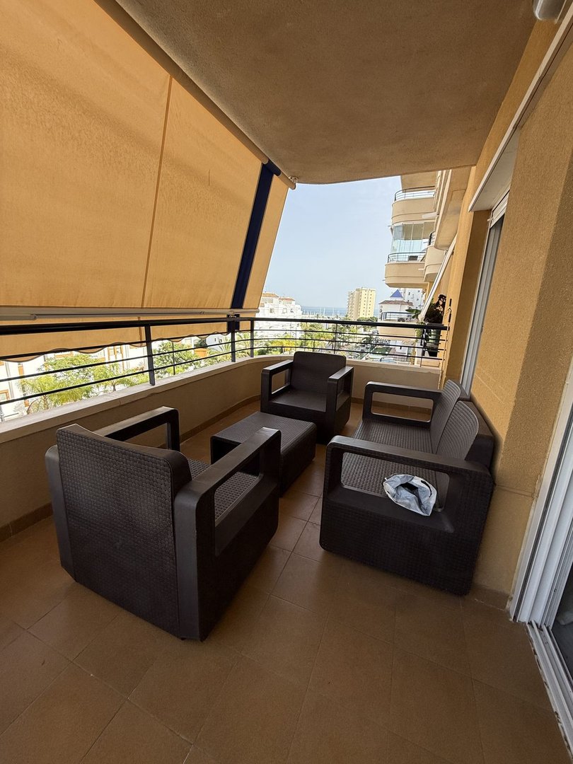 1 Bed شقة في الطابق الأوسط in Estepona في Estepona, شقة
