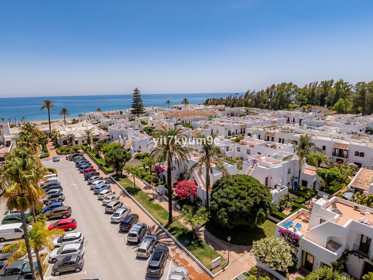 2 Bed Bottenvåningslägenhet in Estepona i Estepona, Lägenhet