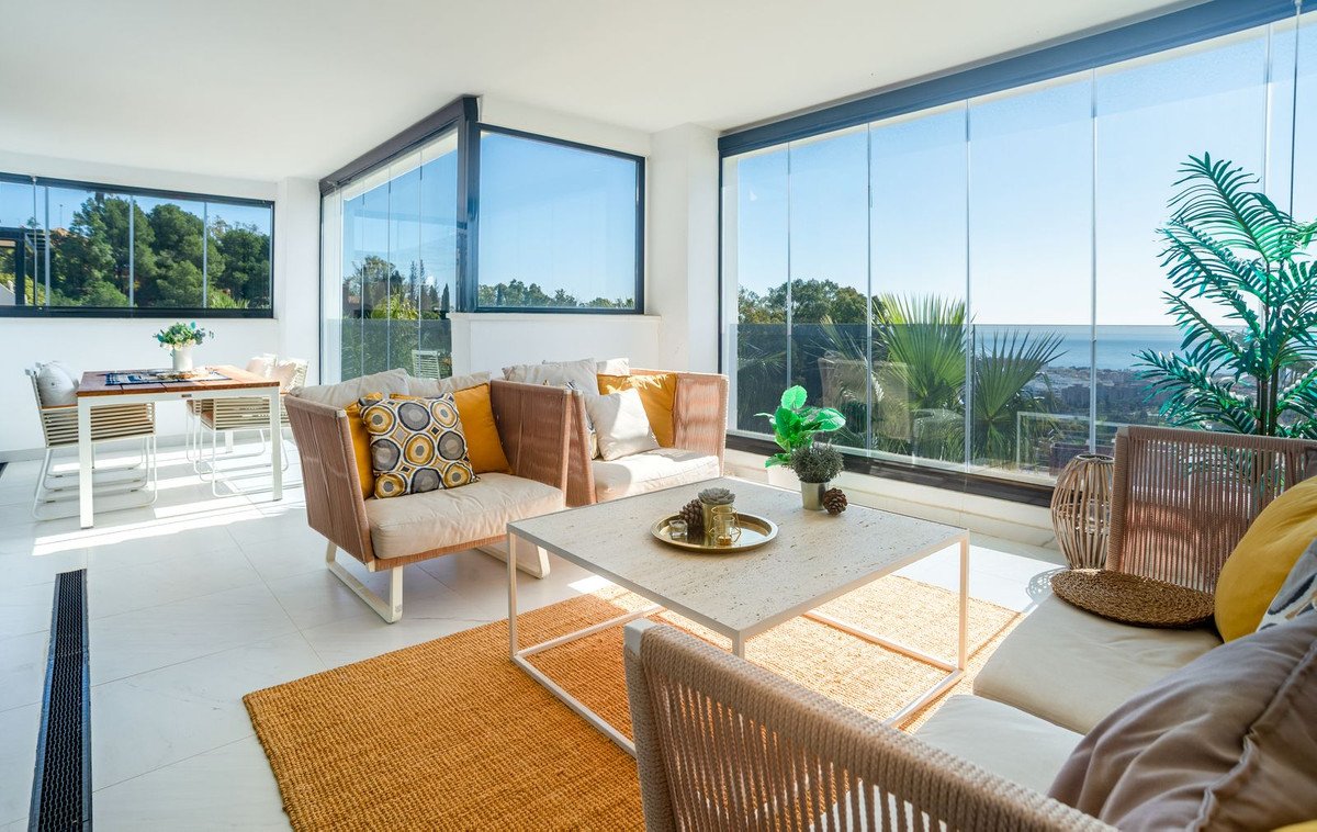 2 Bed شقة في الطابق الأوسط in Estepona في Estepona, شقة