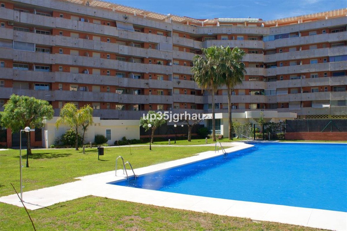 2 Bed Middle Floor Apartment in Estepona in Estepona, Apartment