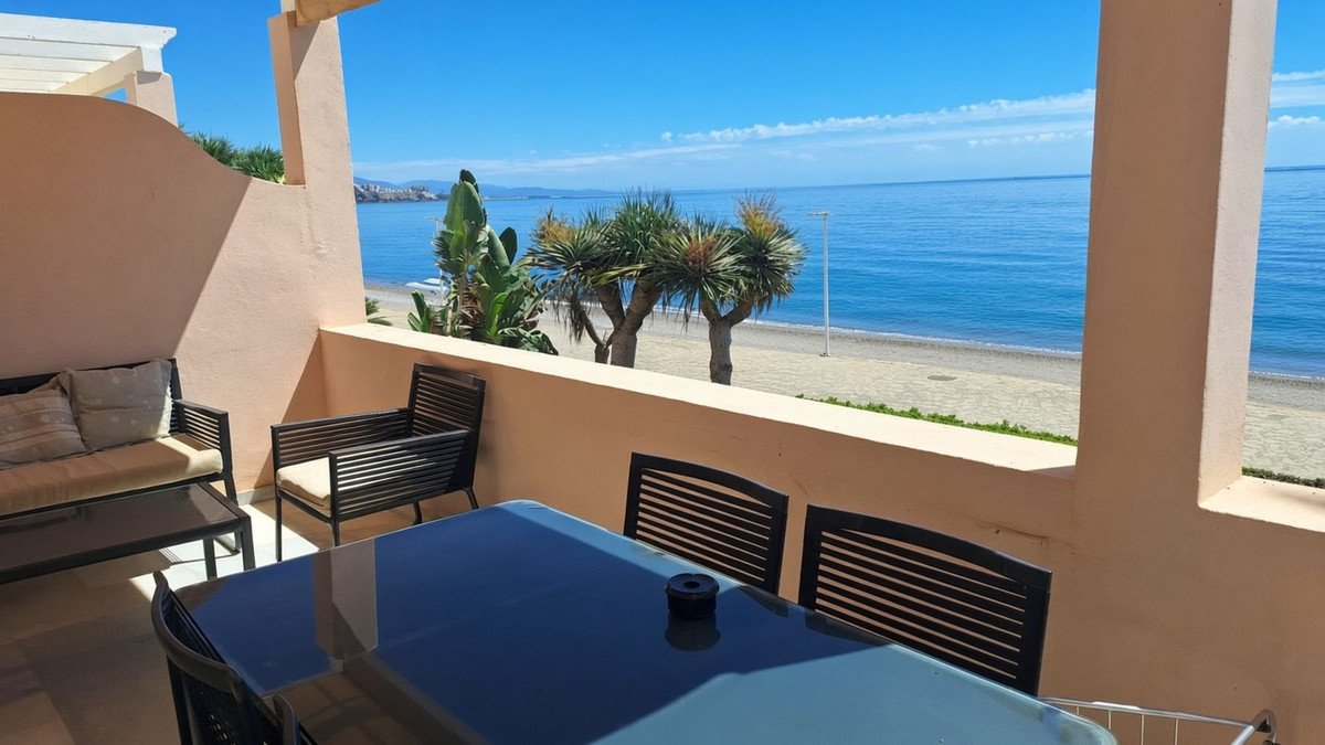2 Bed Appartement étage intermédiaire in Estepona