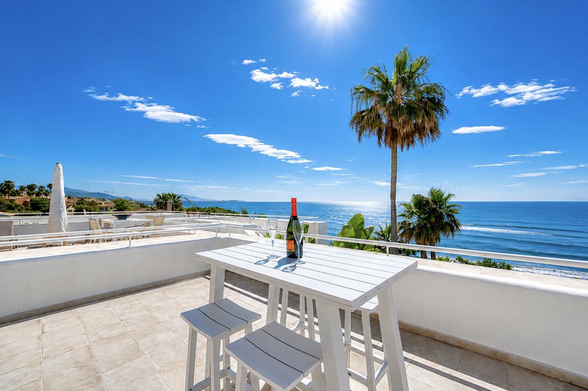 2 Bed Bottenvåningslägenhet in Estepona i Estepona, 