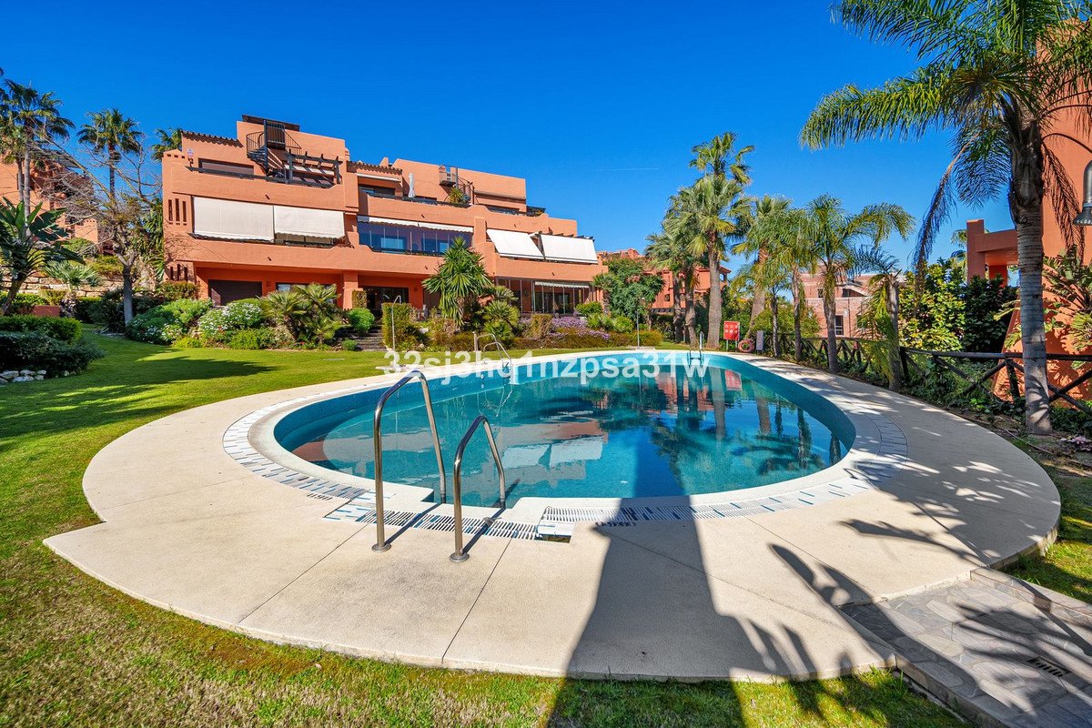 2 Bed Begane Grond Appartement in Estepona in Estepona, Appartement
