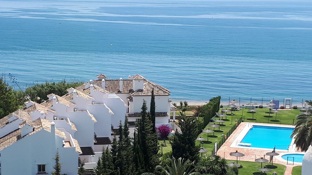 2 Bed Tussenverdieping Appartement in Estepona in Estepona, Appartement