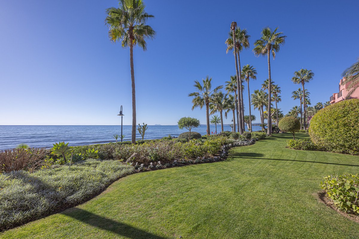 2 Bed شقة في الطابق الأرضي in Estepona في Estepona, شقة