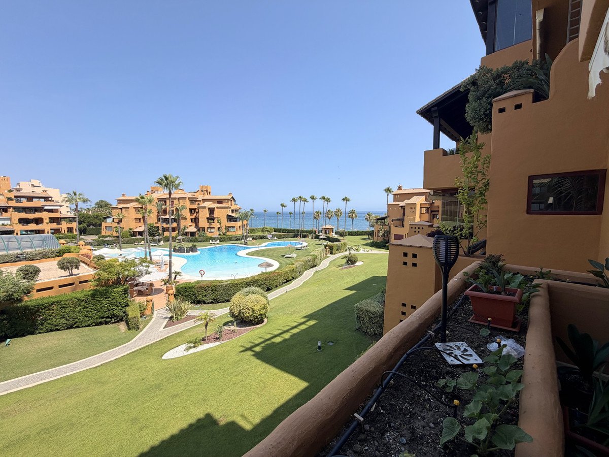 2 Bed Tussenverdieping Appartement in Estepona in Estepona, 