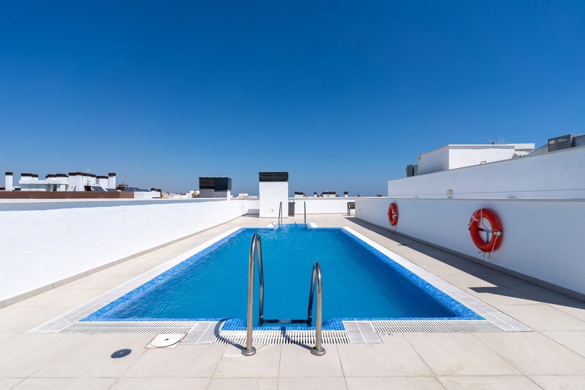 2 Bed Middle Floor Apartment in Estepona in Estepona, Apartment