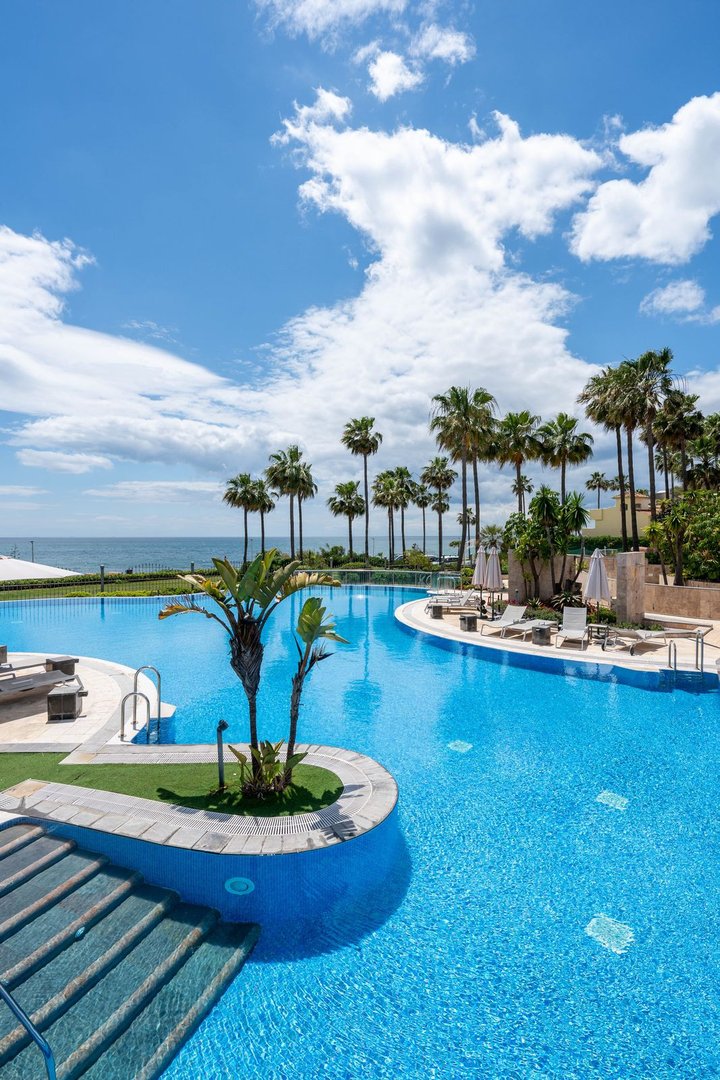 2 Bed Apartament na środkowym piętrze in Estepona w Estepona, Mieszkanie