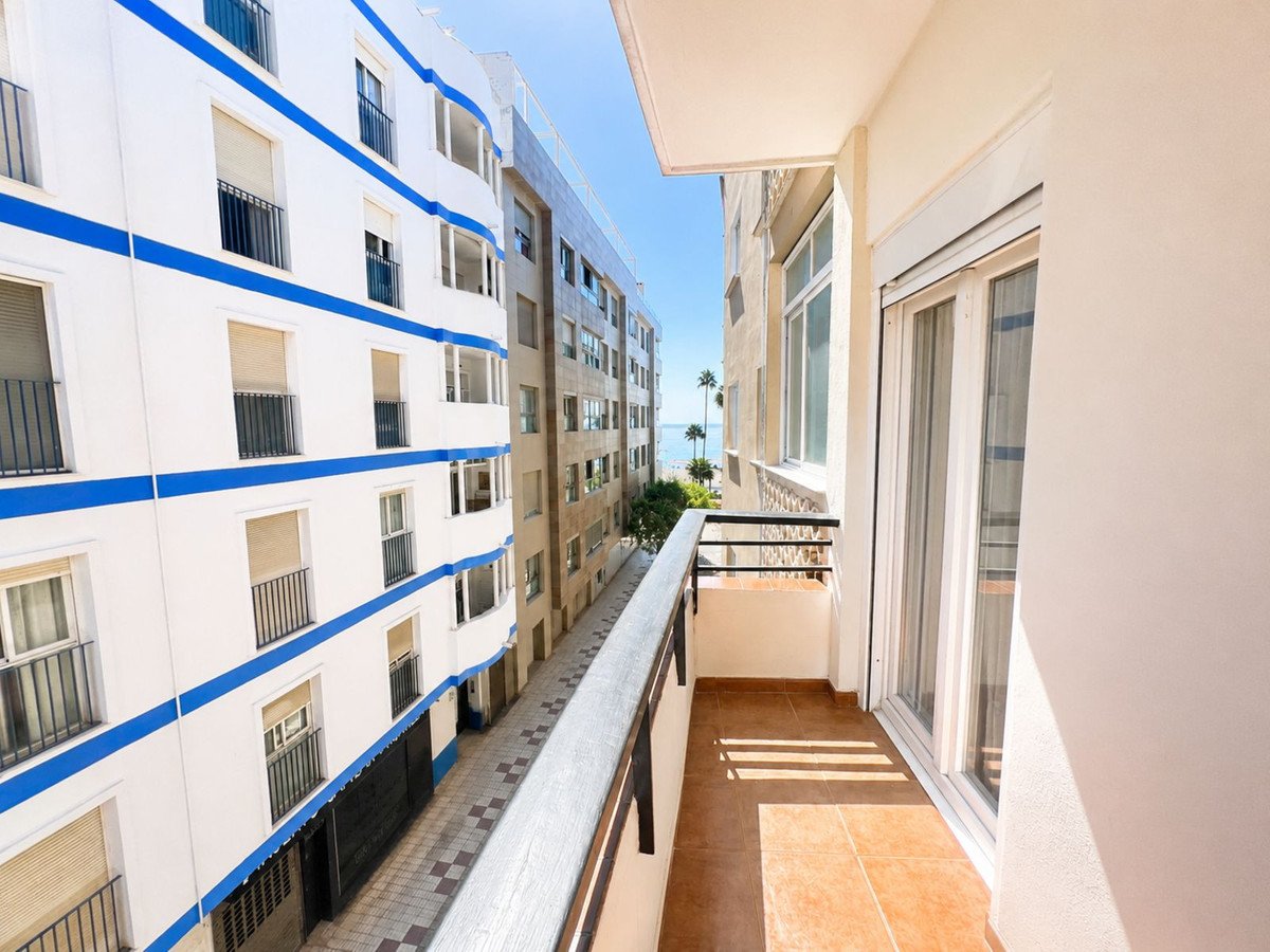 2 Bed Tussenverdieping Appartement in Estepona in Estepona, 