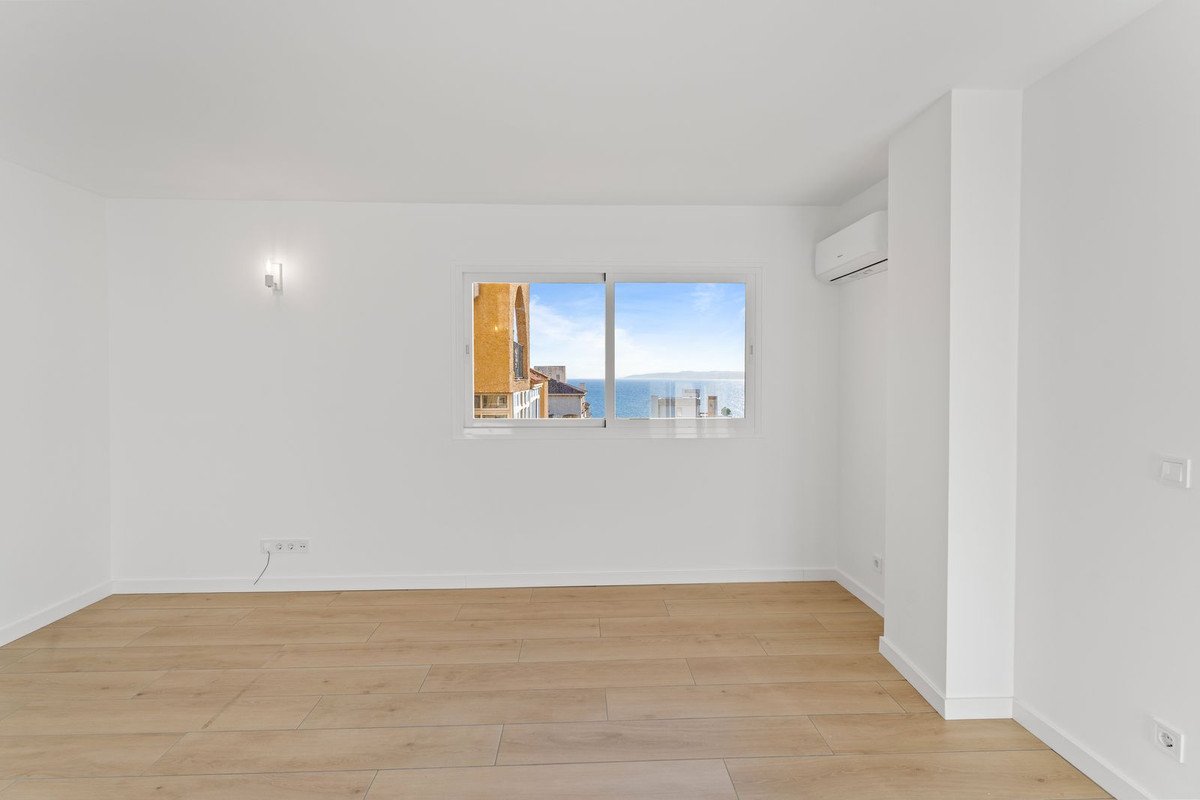 2 Bed Middle Floor Apartment in Estepona in Estepona, Apartment