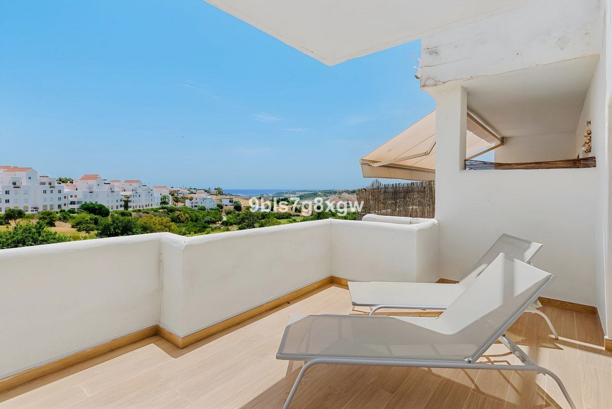 2 Bed Middle Floor Apartment in Estepona in Estepona, Apartment
