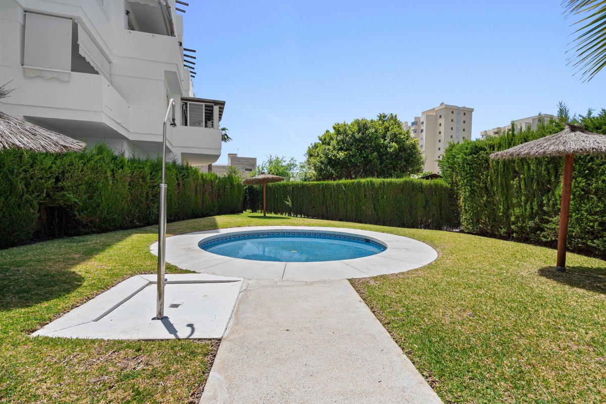 2 Bed شقة في الطابق الأرضي in Estepona في Estepona, شقة