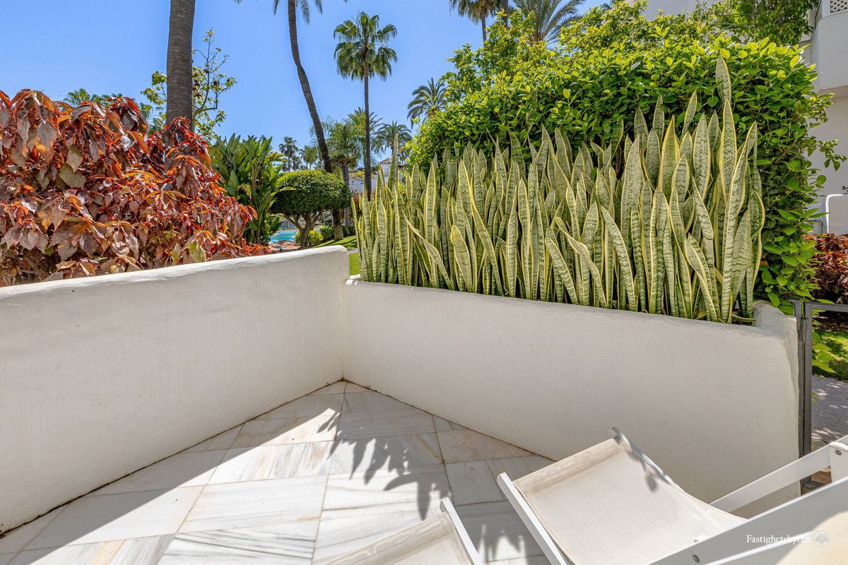 2 Bed Bottenvåningslägenhet in Estepona i Estepona, Lägenhet