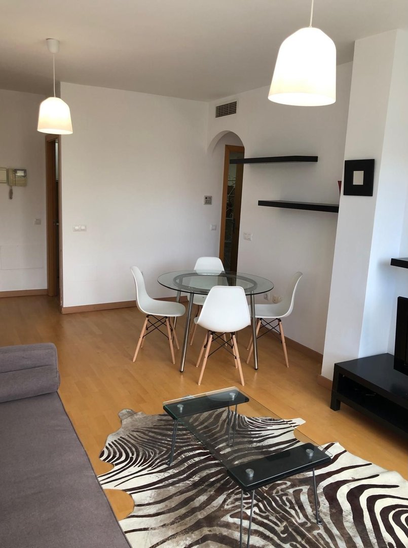 2 Bed Apartamento en planta intermedia in Estepona en Estepona, Apartamento