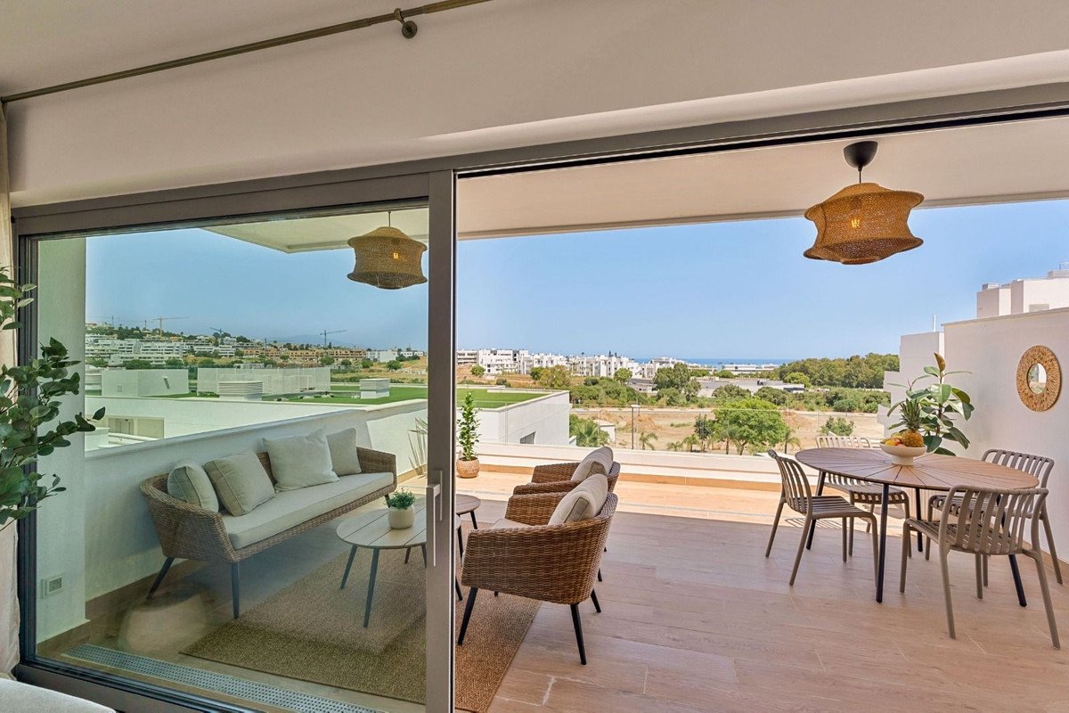2 Bed شقة في الطابق الأوسط in Estepona في Estepona, شقة