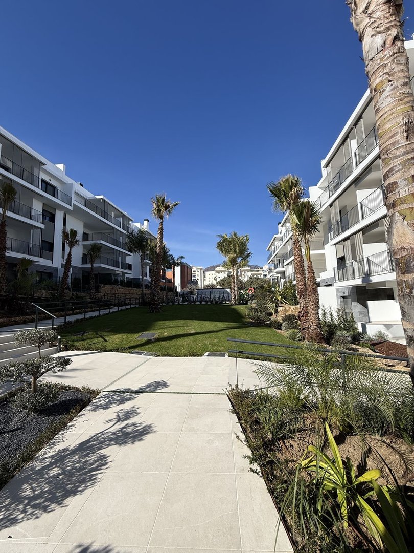 2 Bed Tussenverdieping Appartement in Estepona in Estepona, 