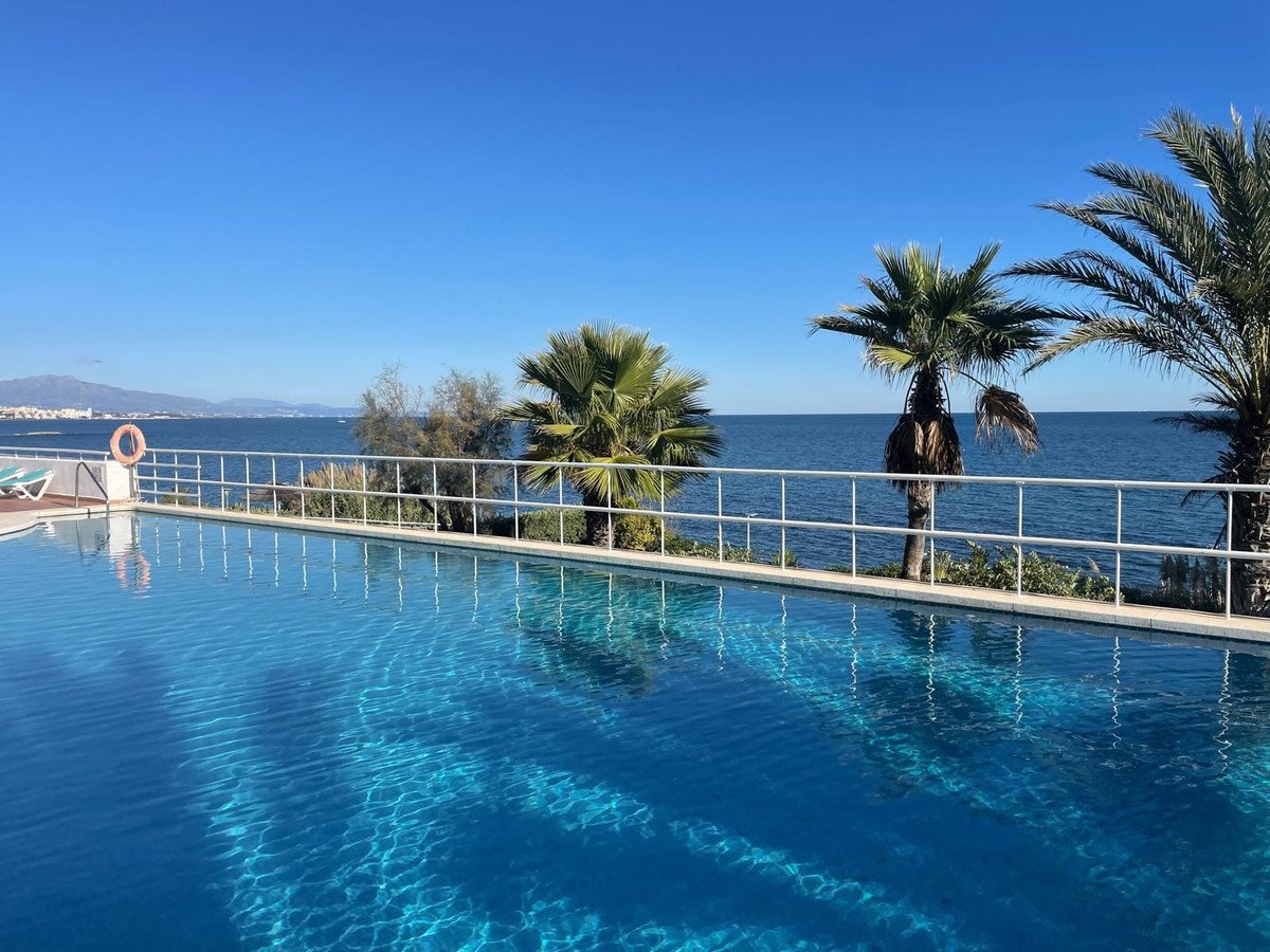 2 Bed شقة في الطابق الأرضي in Estepona في Estepona, شقة