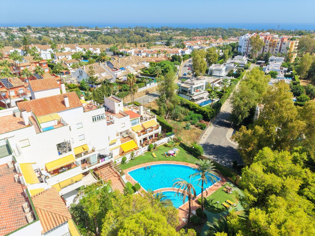 2 Bed Tussenverdieping Appartement in Estepona in Estepona, 
