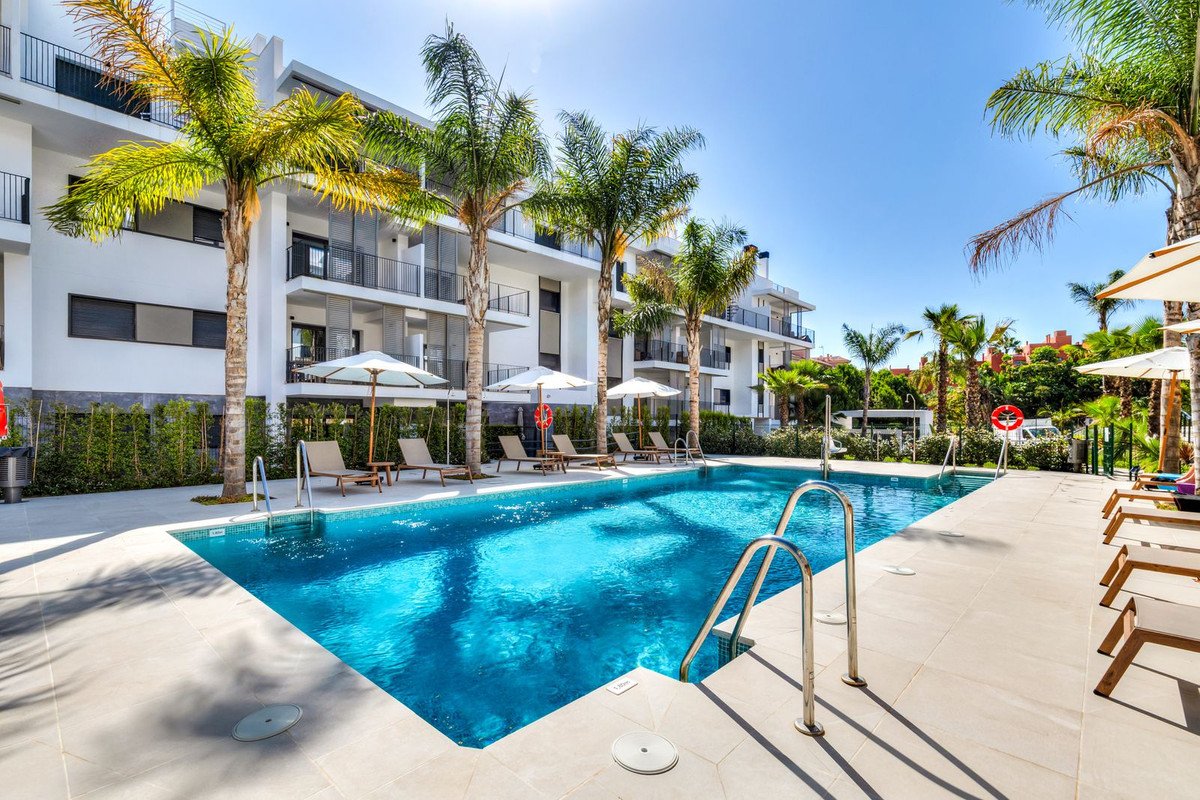 2 Bed شقة في الطابق الأرضي in Estepona في Estepona, شقة