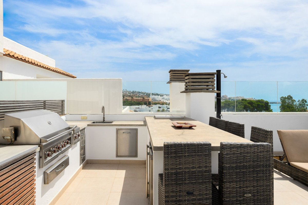 2 Bed Mellanvåningslägenhet in Estepona i Estepona, Lägenhet