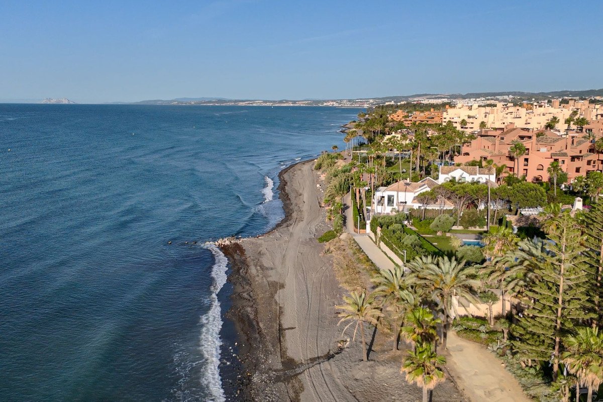 2 Bed Mellanvåningslägenhet in Estepona i Estepona, 